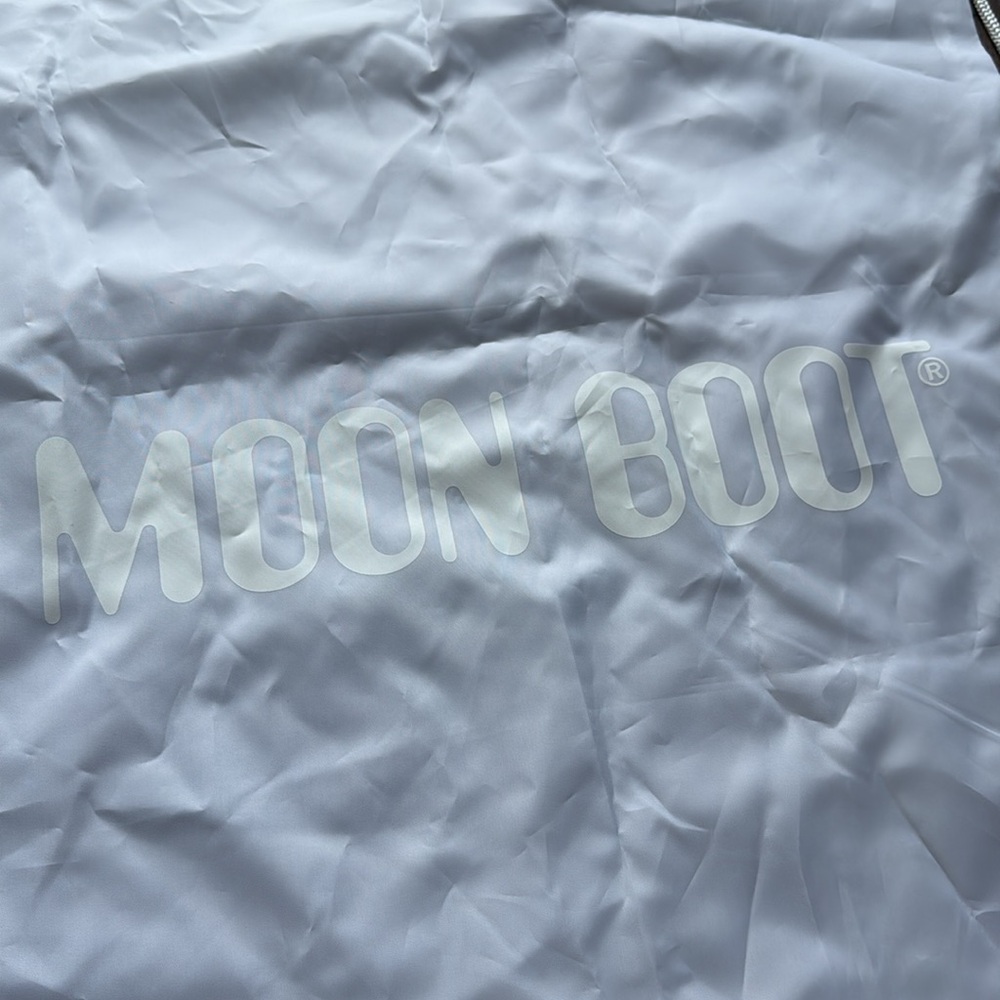 Moon Boot Drawstring Gym Bag - Picture 2 of 3